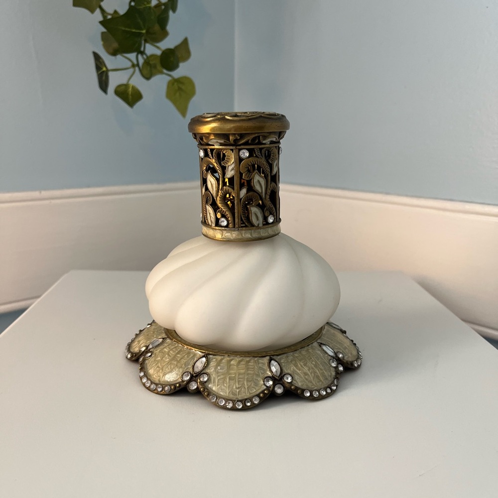 Vintage White and Gold Oil Candle